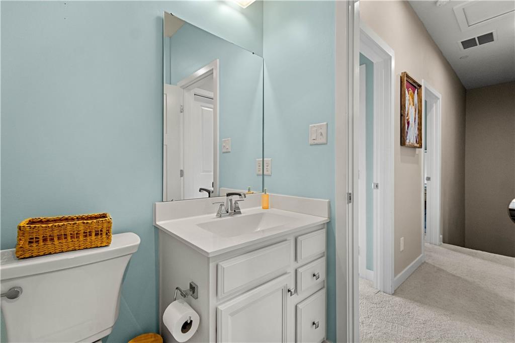 4031 Crown Drive South Park, PA 15129 - Photo 28 of 48 2ND FULL BATH