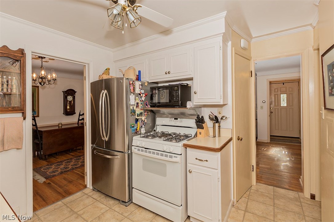 5251 East Farnhurst Road Cleveland, OH 44124 - Photo 8 of 32