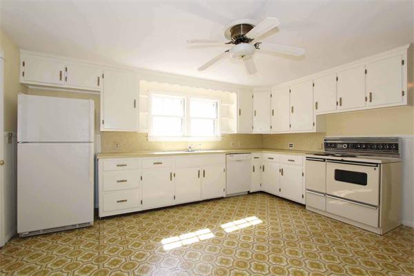 60 Flagg Road Southborough, MA 01772 - Photo 5 of 22 Gallery Image 5