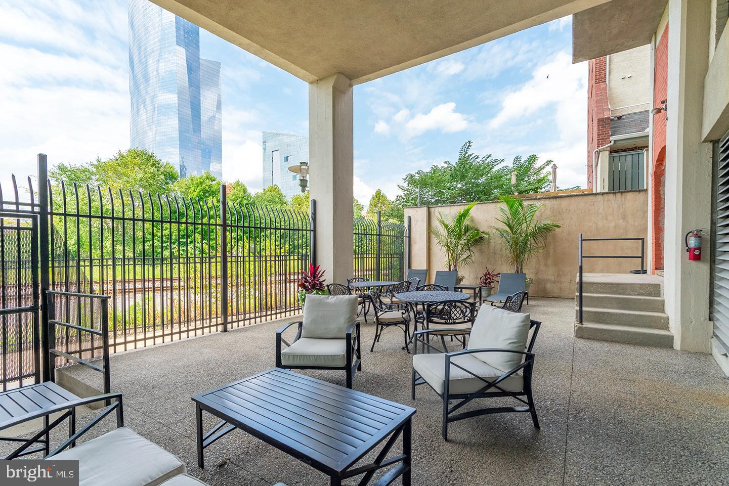 2429 Locust Street, Unit 513 Philadelphia, PA 19103 - Photo 9 of 11