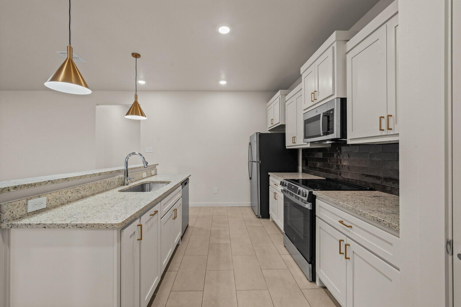 7040 41st Street Lubbock, TX 79407 - Photo 10 of 24 7032 41st St -17