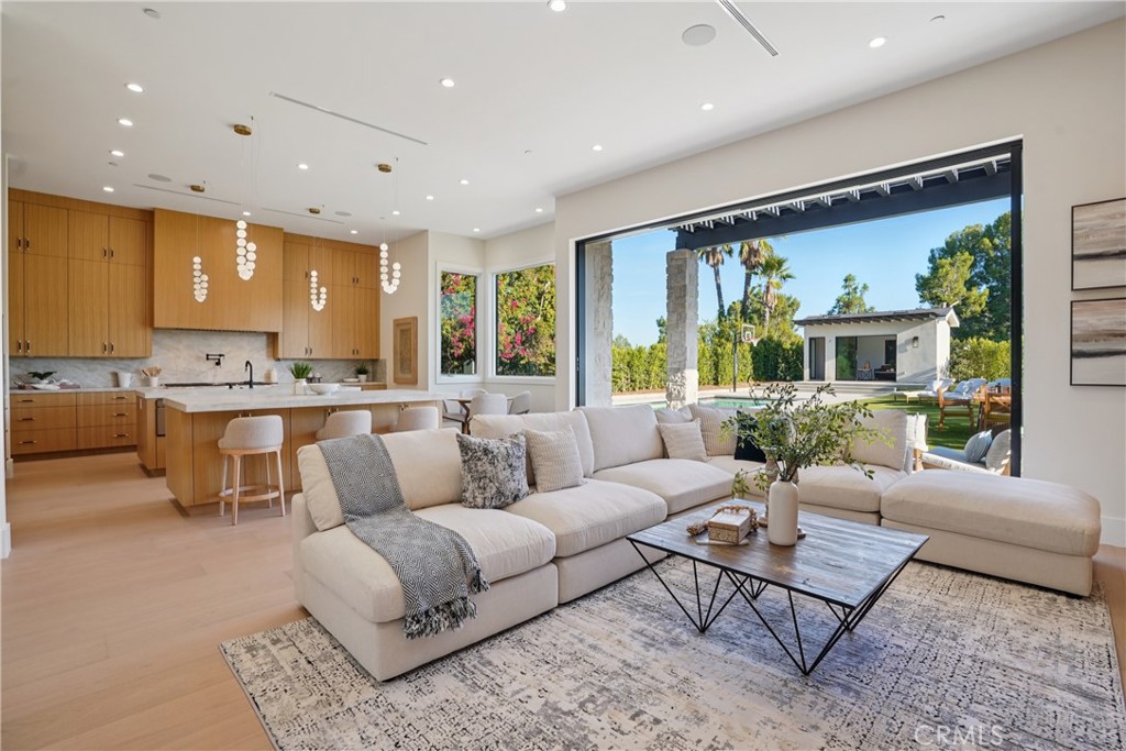 17354 Toquet Drive Encino, CA 91316 - Photo 13 of 75 Gallery Image 13