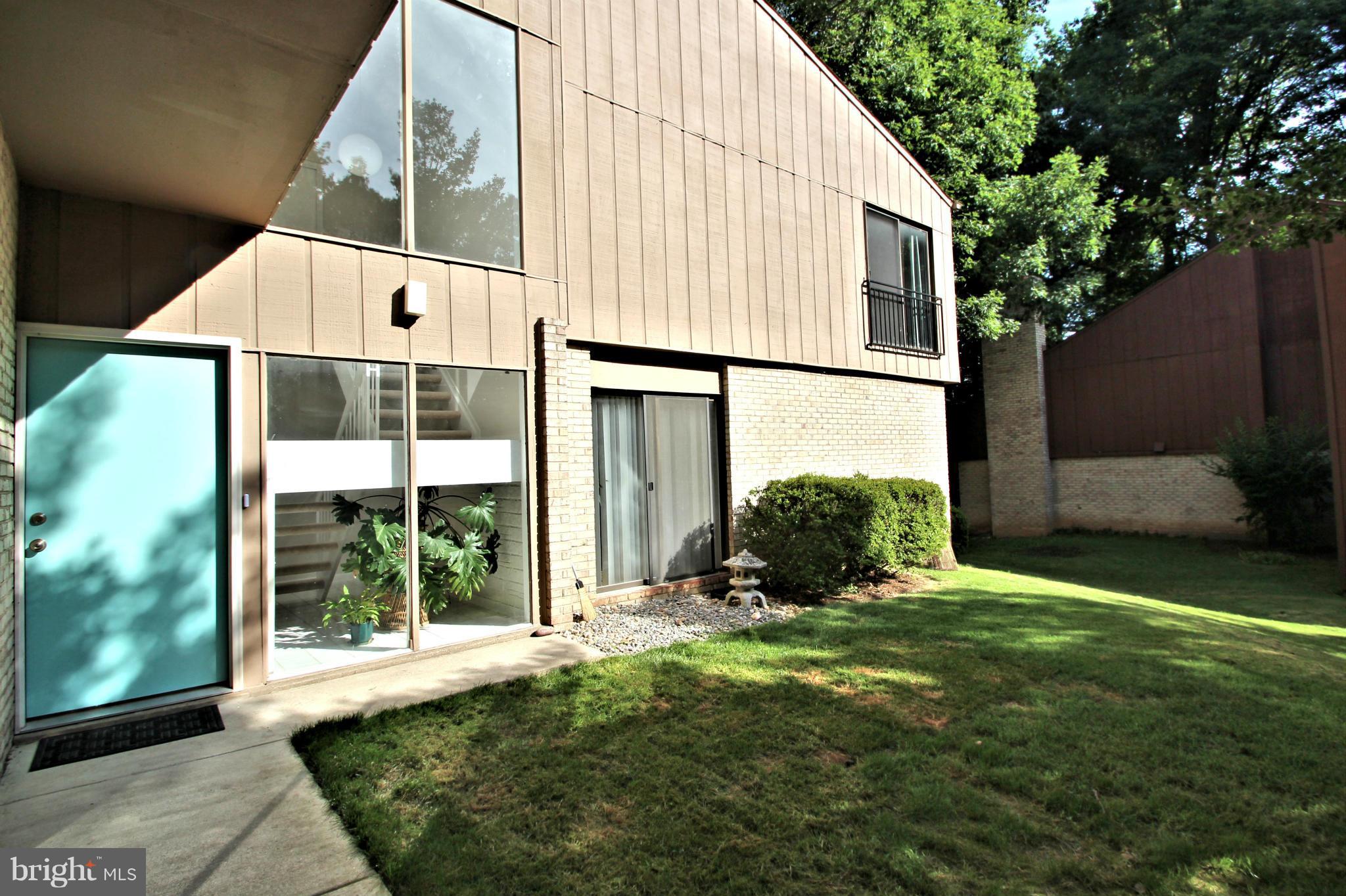 12114 Quorn Lane Reston, VA 20191 - Photo 2 of 28 Exterior (Front)