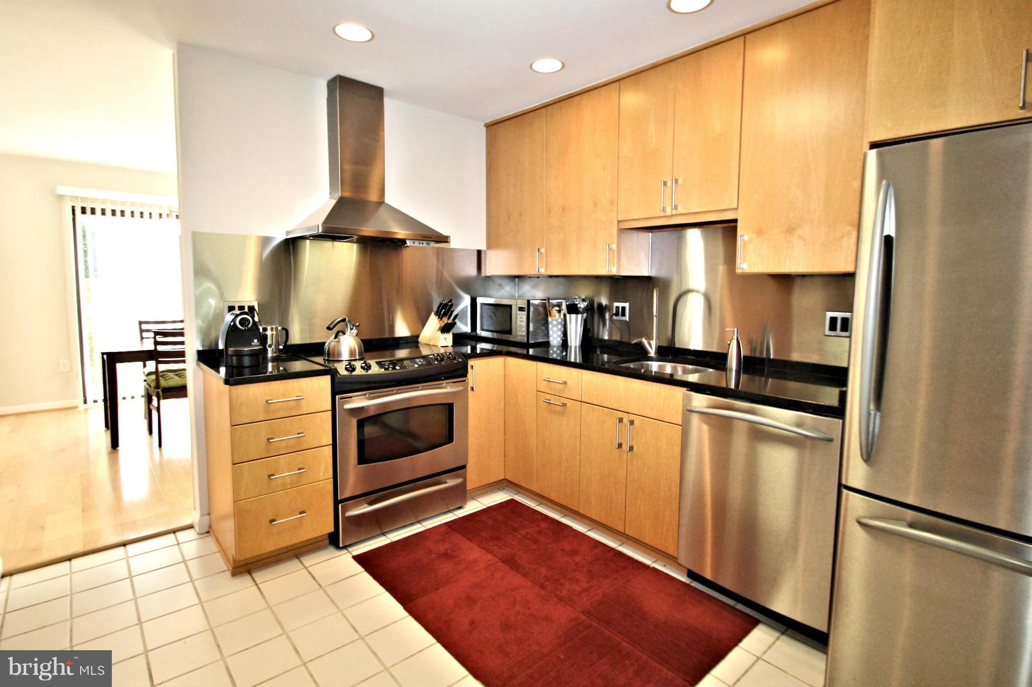 12114 Quorn Lane Reston, VA 20191 - Photo 12 of 28 Kitchen
