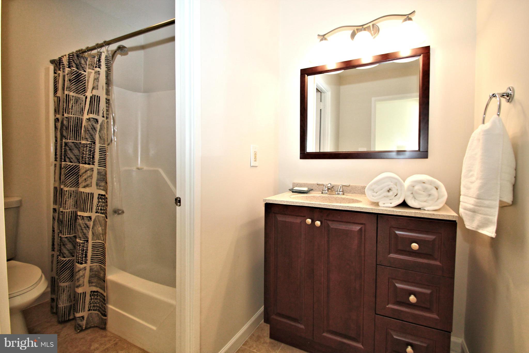 12114 Quorn Lane Reston, VA 20191 - Photo 23 of 28 Bath