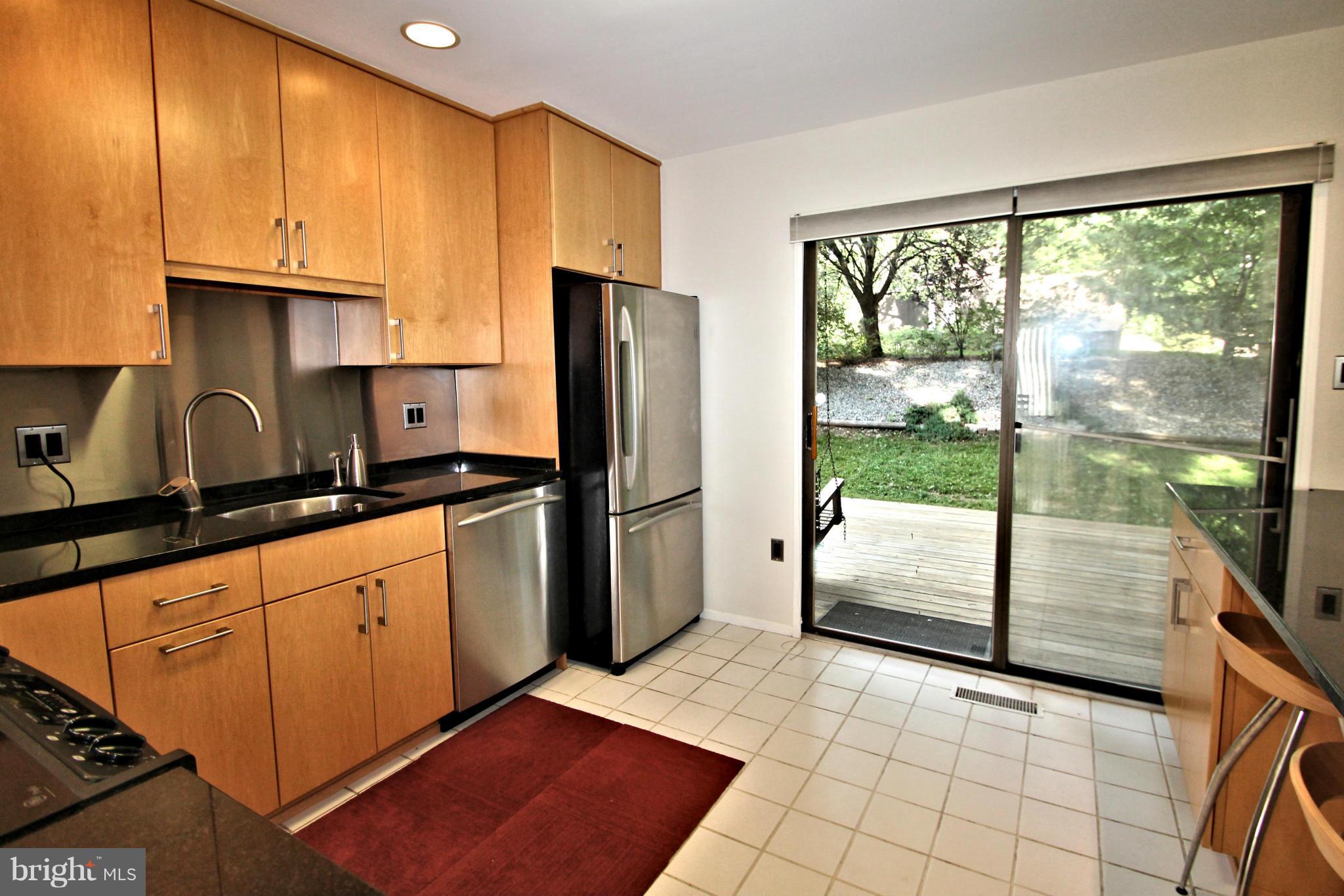 12114 Quorn Lane Reston, VA 20191 - Photo 5 of 28 Kitchen