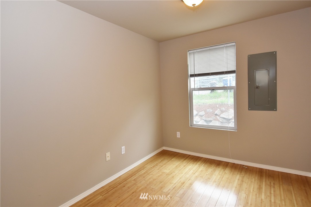 5411 South Roxbury Street Seattle, WA 98118 - Photo 12 of 21 Gallery Image 12