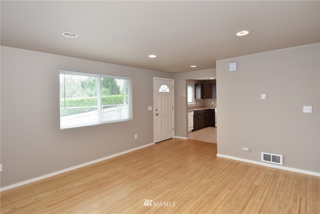 5411 South Roxbury Street Seattle, WA 98118 - Photo 5 of 21 Gallery Image 5