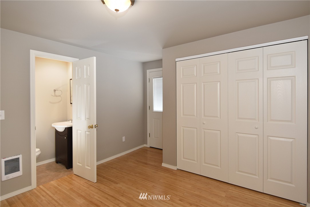 5411 South Roxbury Street Seattle, WA 98118 - Photo 8 of 21 Gallery Image 8