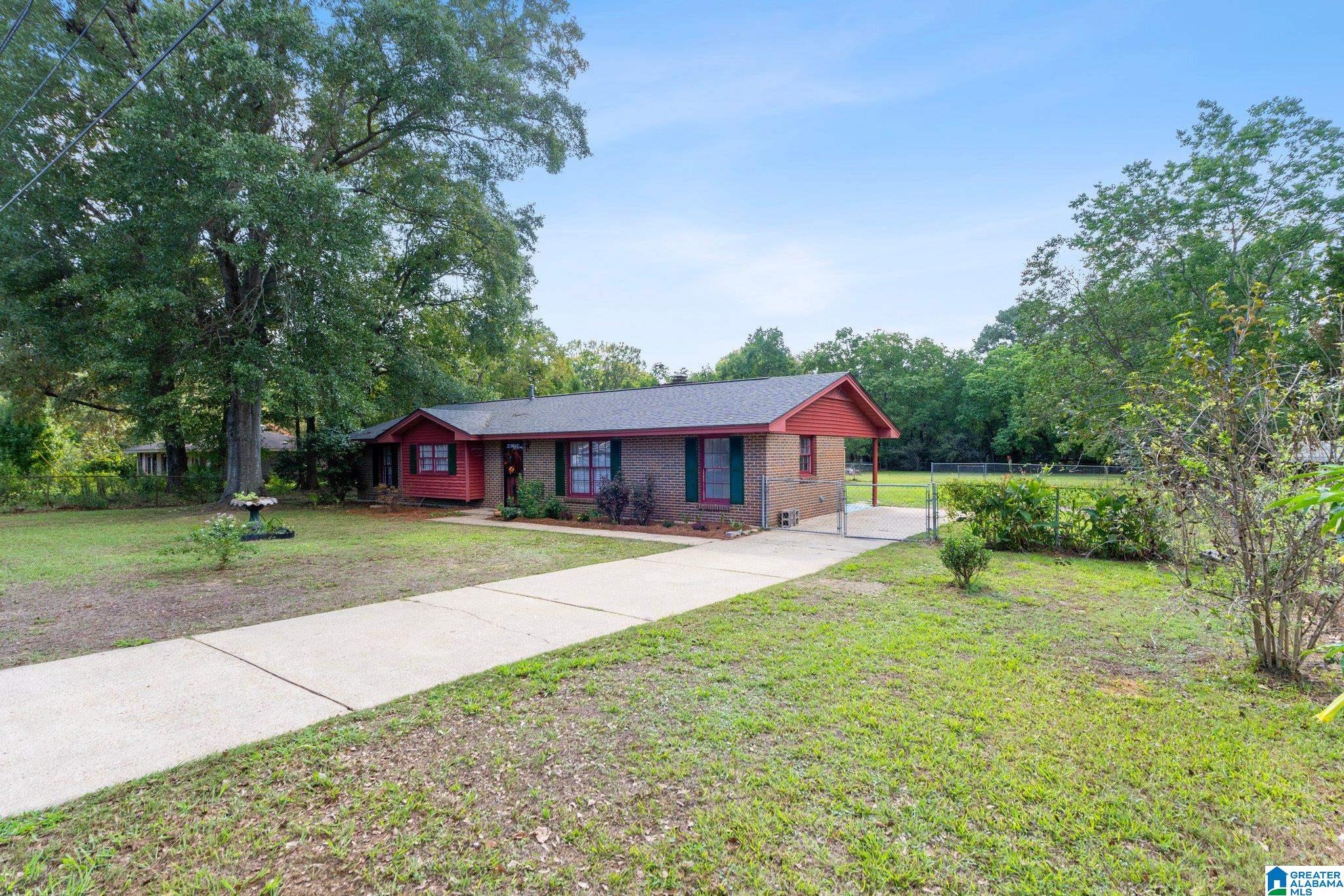321 Hinson Road Montgomery, AL 36108 - Photo 2 of 39