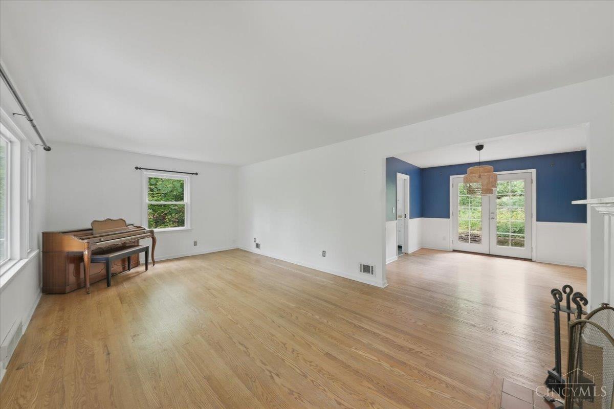 5246 Shepherd Road Cincinnati, OH 45223 - Photo 6 of 34