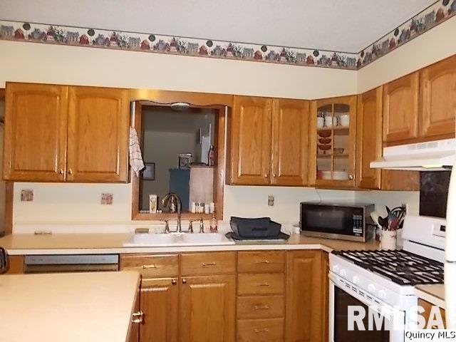 5492 Hugo Road Bettendorf, IA 52722 - Photo 8 of 24 Gallery Image 8