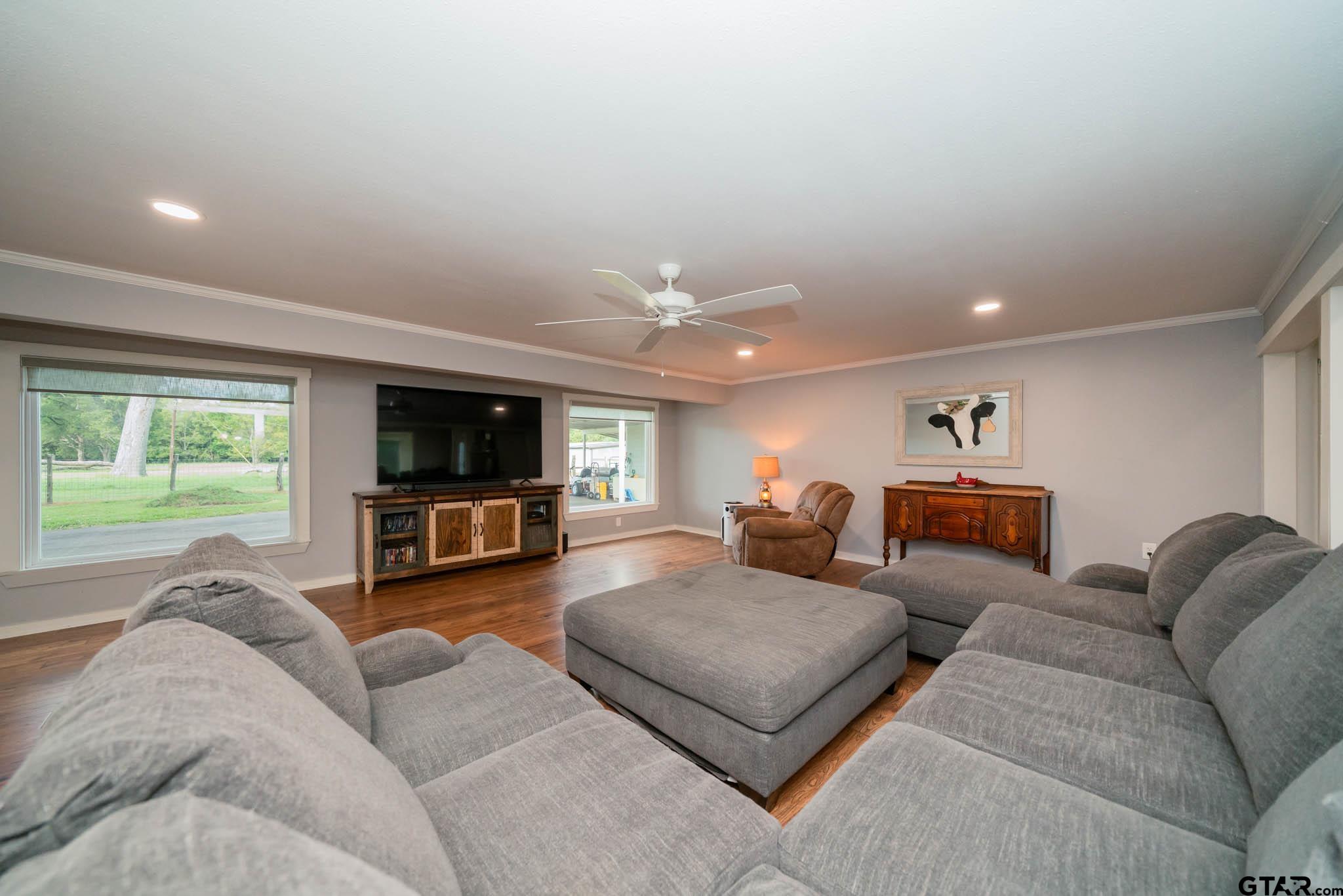 1901 Byrd Road Jacksonville, TX 75766 - Photo 4 of 48