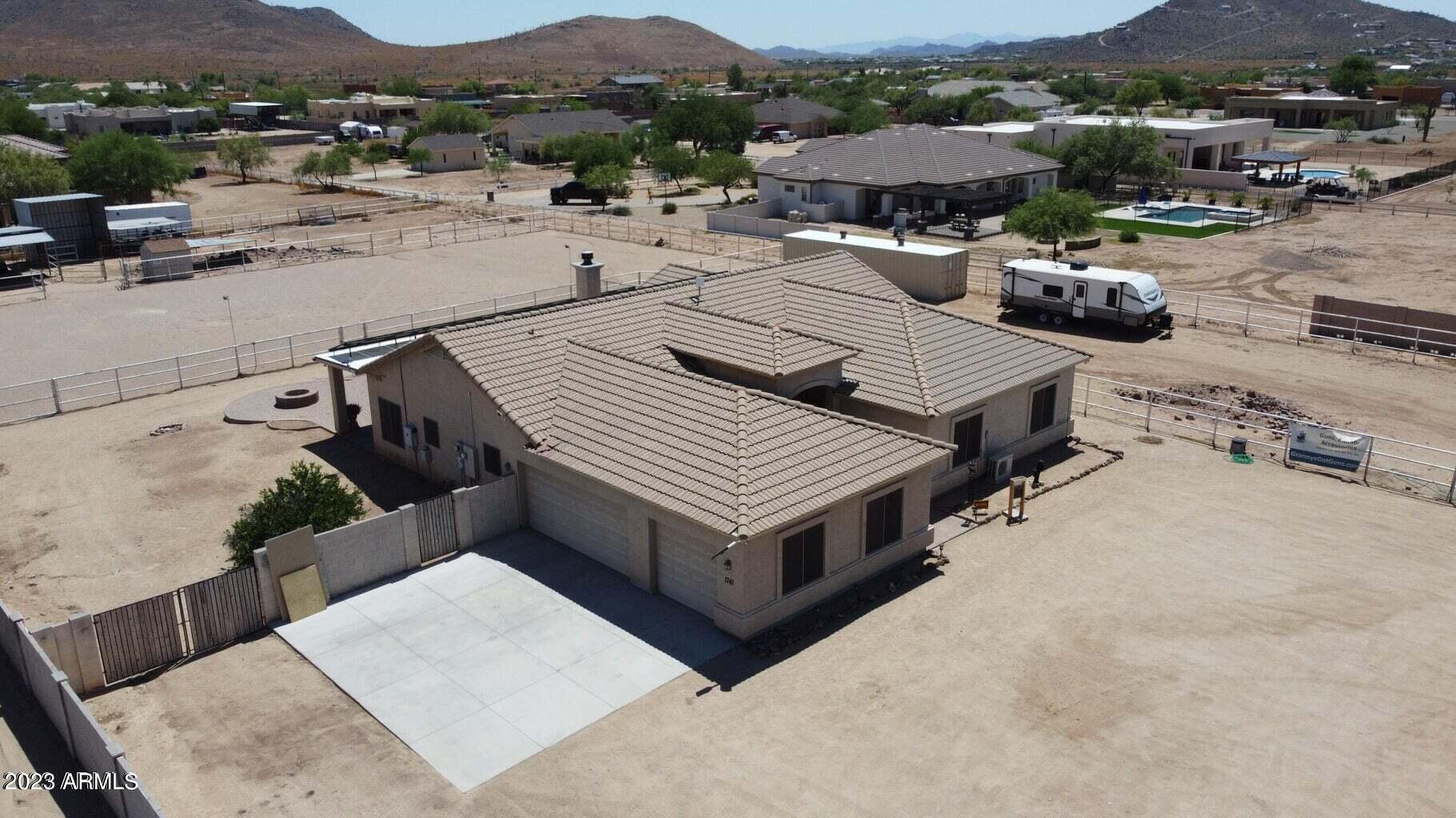 1741 West Tamar Road Phoenix, AZ 85086 - Photo 3 of 13 20230531155356560672000000-o