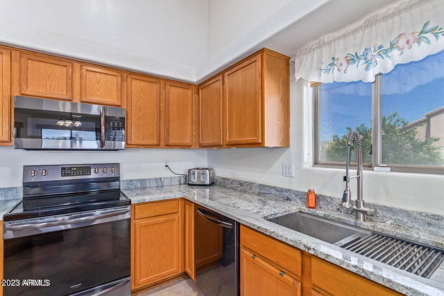 1741 West Tamar Road Phoenix, AZ 85086 - Photo 7 of 13 20230531074701506064000000-o