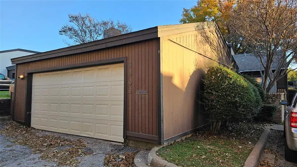 $1,500 | 5506 Willow Circle, Fort Worth, TX 76112