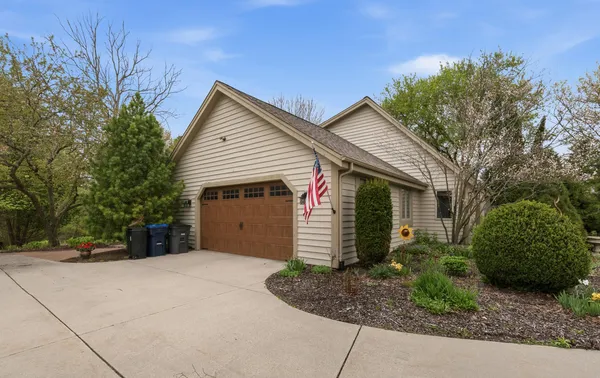$529,900 | 5099 Valley Trail, West Bend, WI 53095