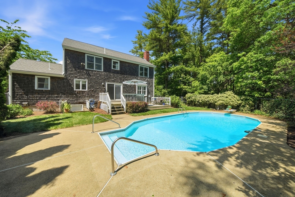 29 Walter Faunce Road Kingston, MA 02364 - Photo 3 of 38