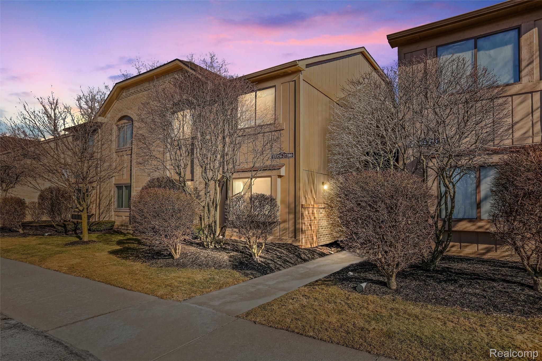 27374 Evergreen Road, Unit 4 Southfield, MI 48076 - Photo 1 of 26 Welcome Home - 27374 Evergreen Rd, Lathrup Village, MI 48076