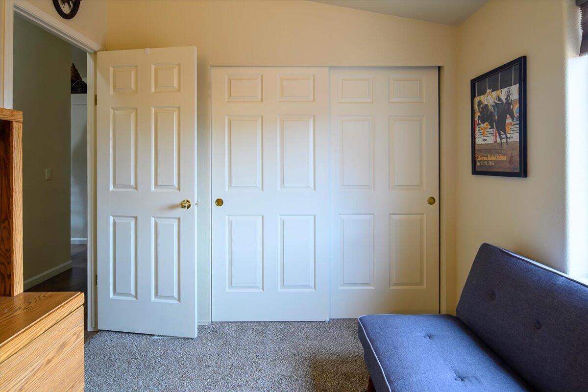 1875 Northeast 6th Street Redmond, OR 97756 - Photo 27 of 33