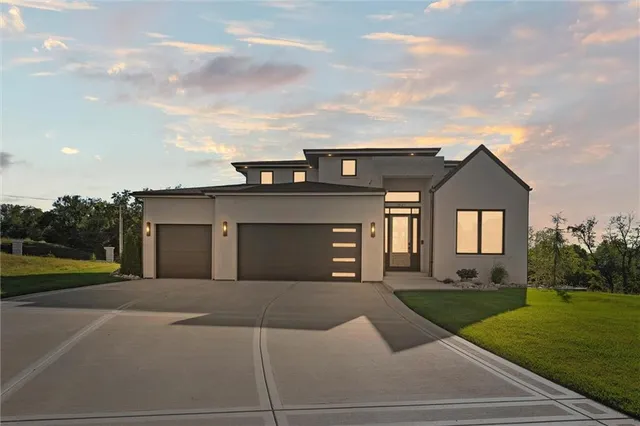 $799,000 | 2707 Northwest 84th Terrace, Kansas City, MO 64154