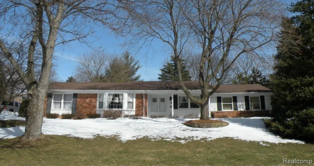 1710 Oakstone Drive Rochester, MI 48309 - Photo 2 of 20 Primary Photo