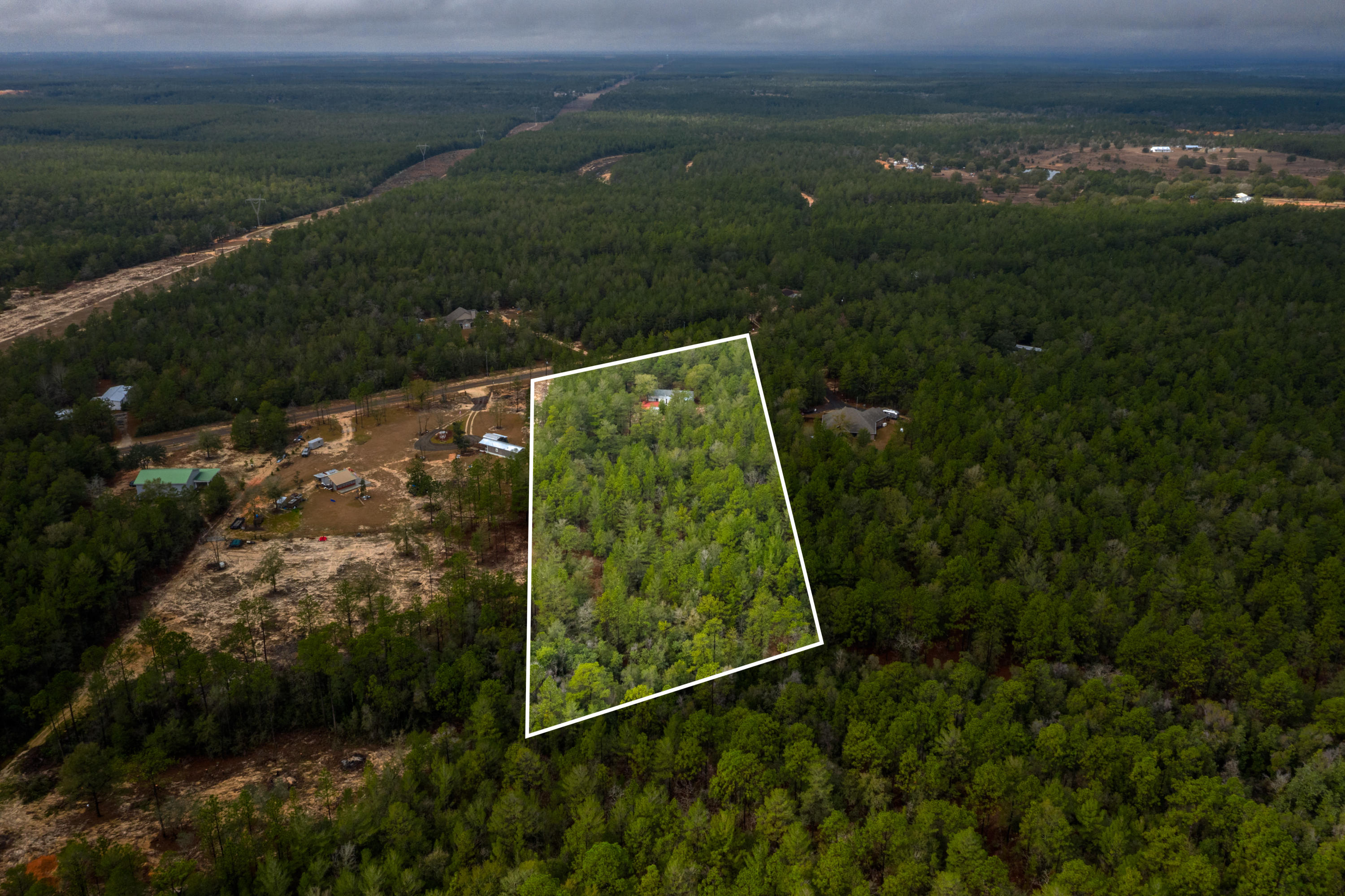 1504 Hinote Road DeFuniak Springs, FL 32433 - Photo 6 of 21 a view of a yard