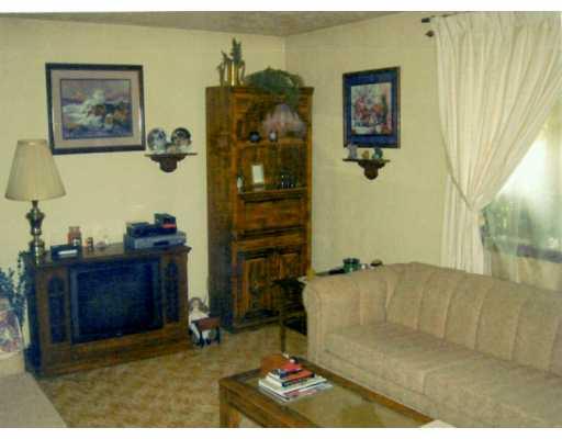 199 Patterson Road Finleyville, PA 15332 - Photo 3 of 8 Living Room.