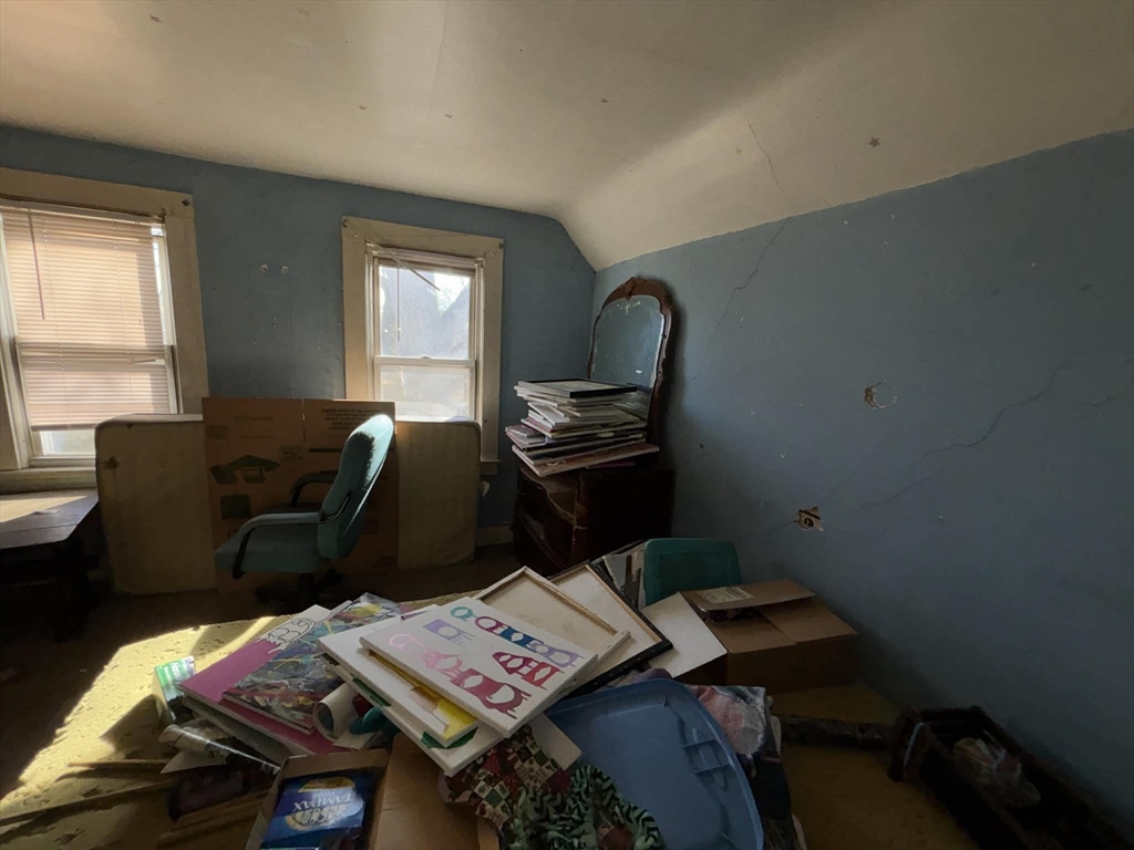 233-235 White Street Springfield, MA 01108 - Photo 13 of 34