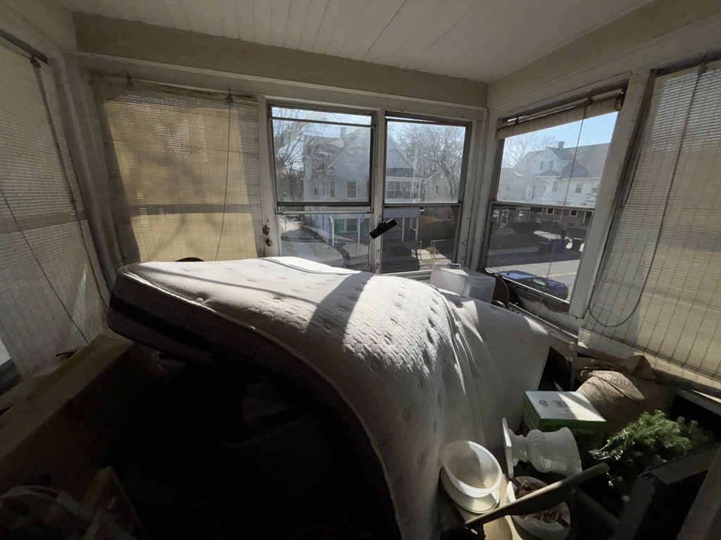 233-235 White Street Springfield, MA 01108 - Photo 15 of 34