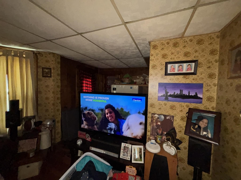 233-235 White Street Springfield, MA 01108 - Photo 17 of 34