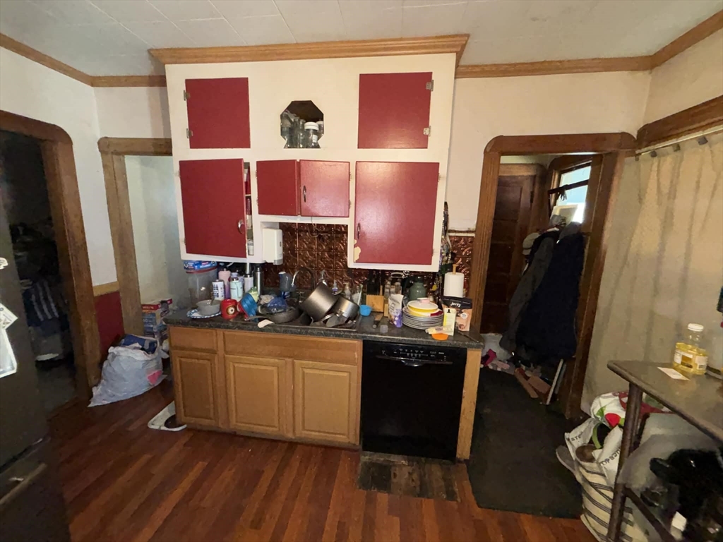 233-235 White Street Springfield, MA 01108 - Photo 24 of 34