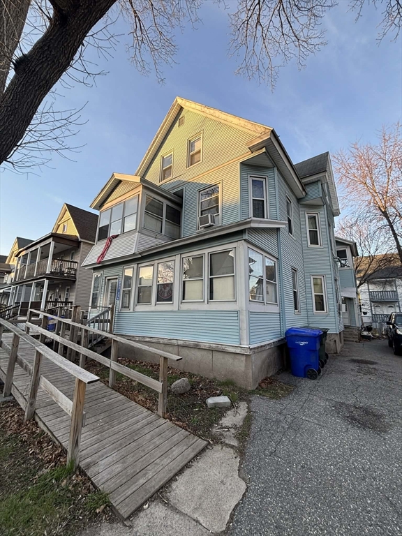 233-235 White Street Springfield, MA 01108 - Photo 4 of 34