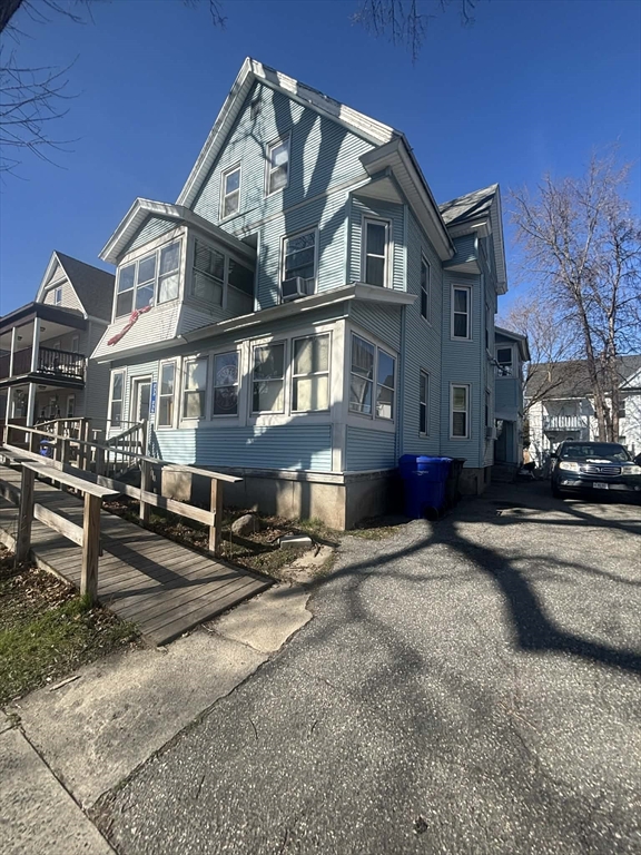 233-235 White Street Springfield, MA 01108 - Photo 5 of 34