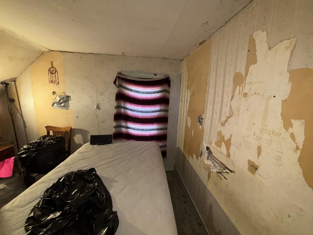 233-235 White Street Springfield, MA 01108 - Photo 8 of 34