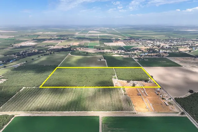 a view of an ocean view