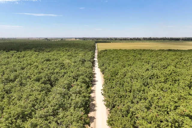 $1,600,000 | 3948 13 1/4 Avenue, Hanford, CA 93230