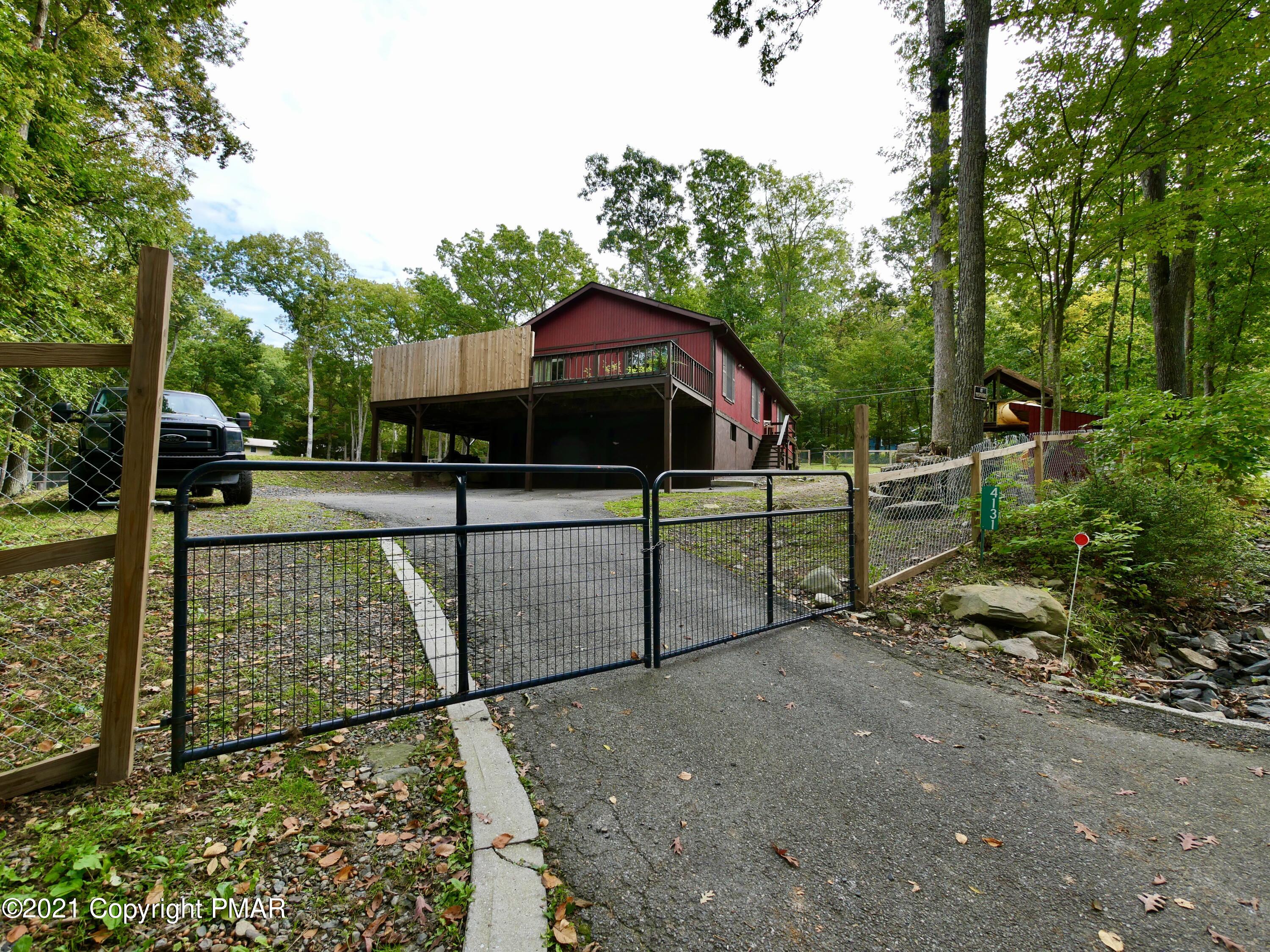 4131 Maple Drive Bushkill, PA 18324 - Photo 3 of 62 6C74432A-5C7E-4791-A3F5-E85330C54714