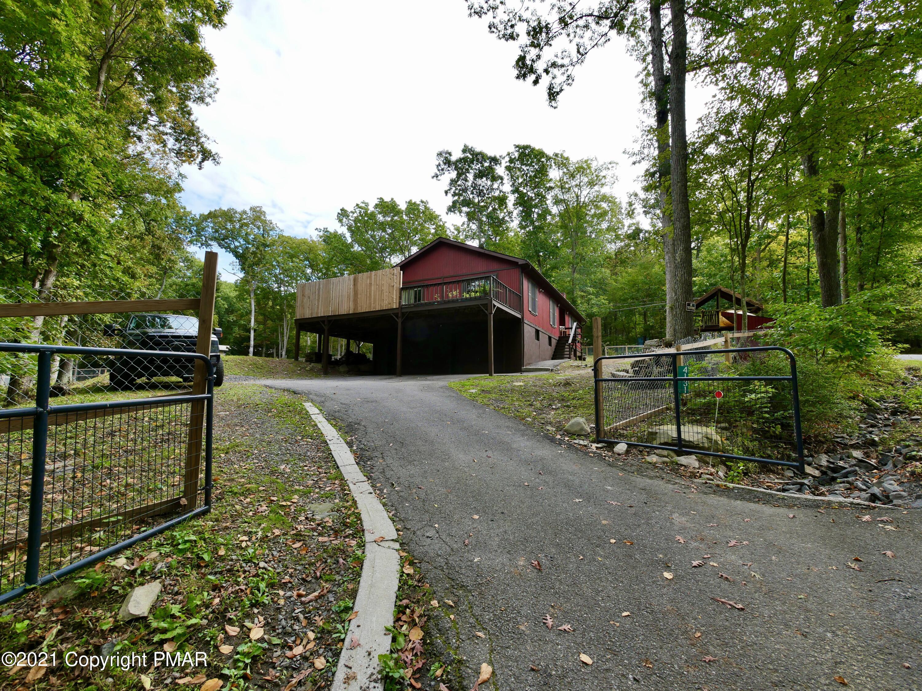 4131 Maple Drive Bushkill, PA 18324 - Photo 4 of 62 75617B18-B247-47CC-BE7F-3A8E980C8676
