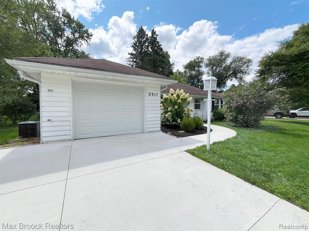 2311 Rutherford Road Bloomfield Hills, MI 48302 - Photo 24 of 25