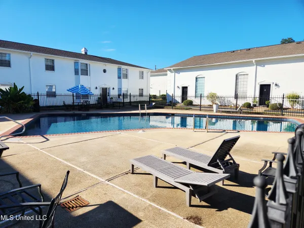 $119,900 | 5025 Wayneland Drive, Unit M1, Jackson, MS 39211