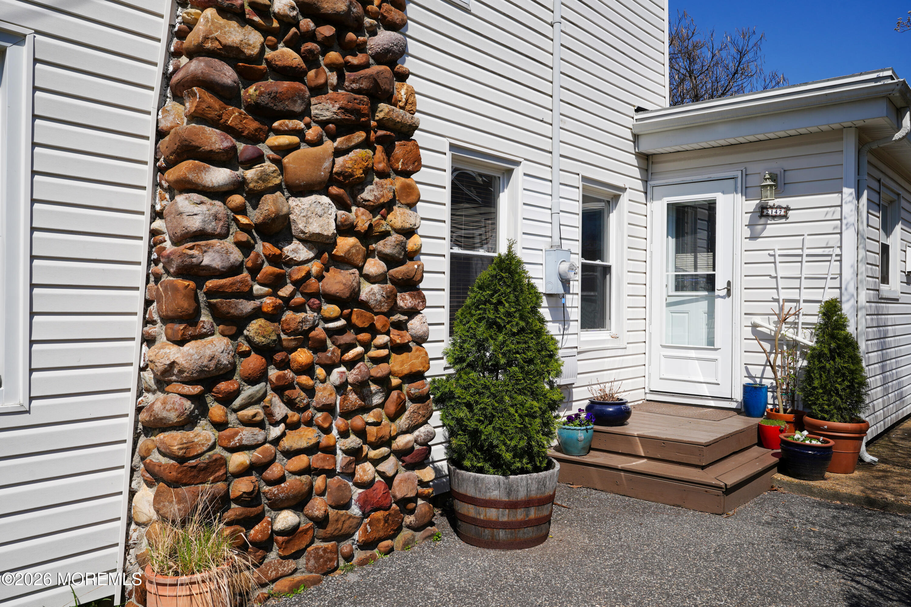 2147 Beach Boulevard Point Pleasant, NJ 08742 - Photo 38 of 43 Side Entrance