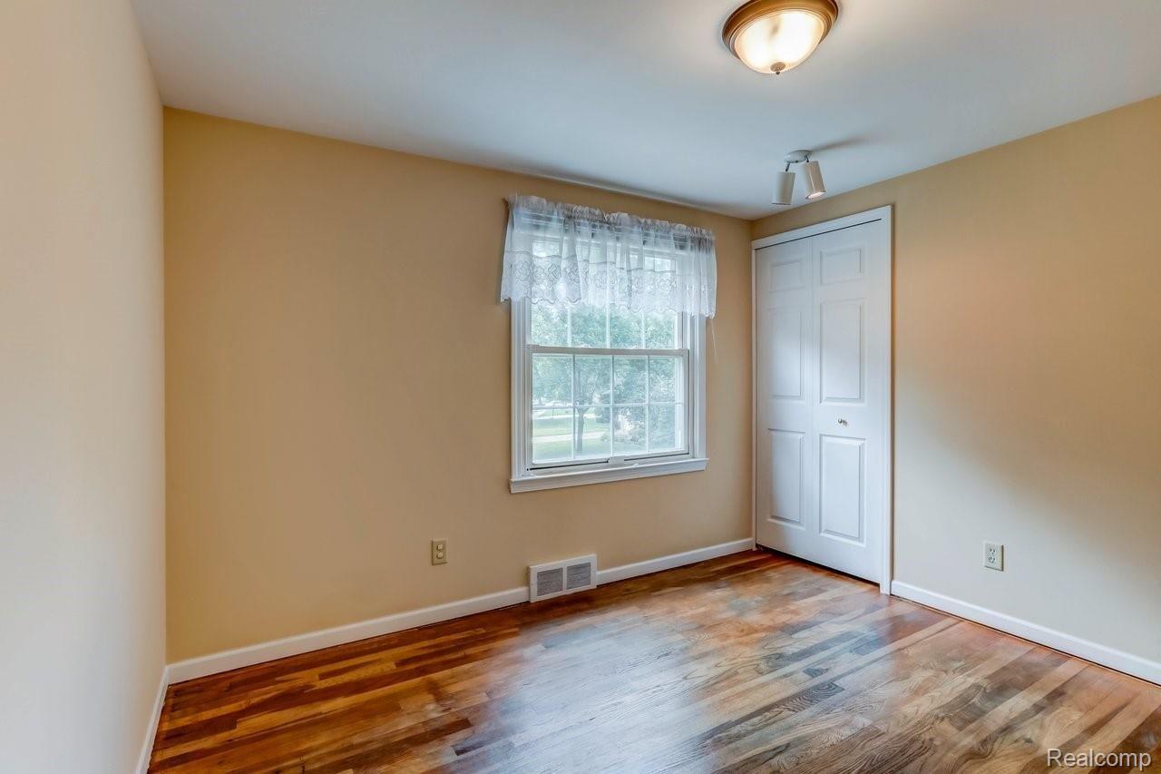 641 Reed Court Northville, MI 48167 - Photo 20 of 32 LOTS OF LIGHT