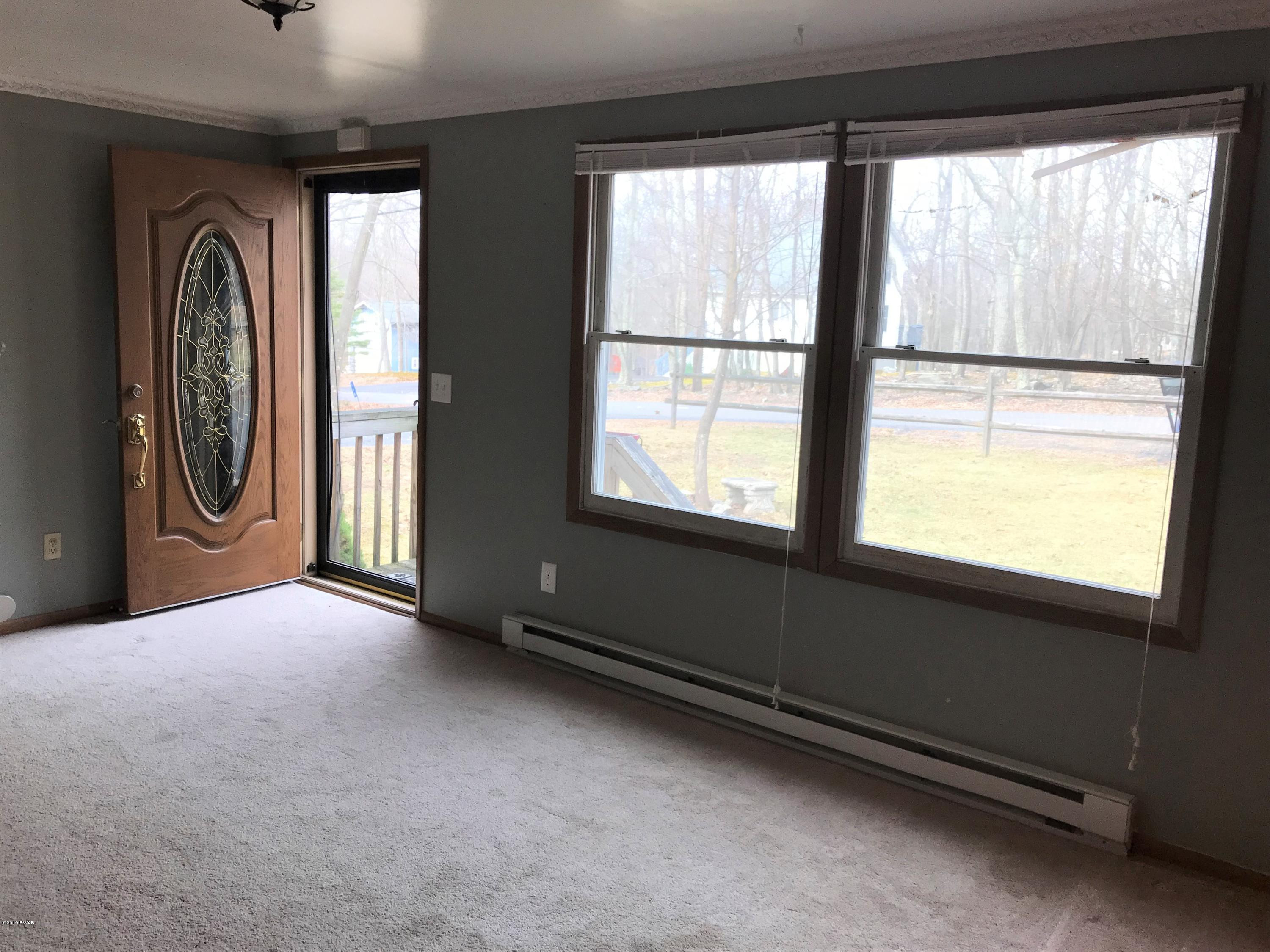 116 Keystone Drive Dingmans Ferry, PA 18328 - Photo 3 of 22