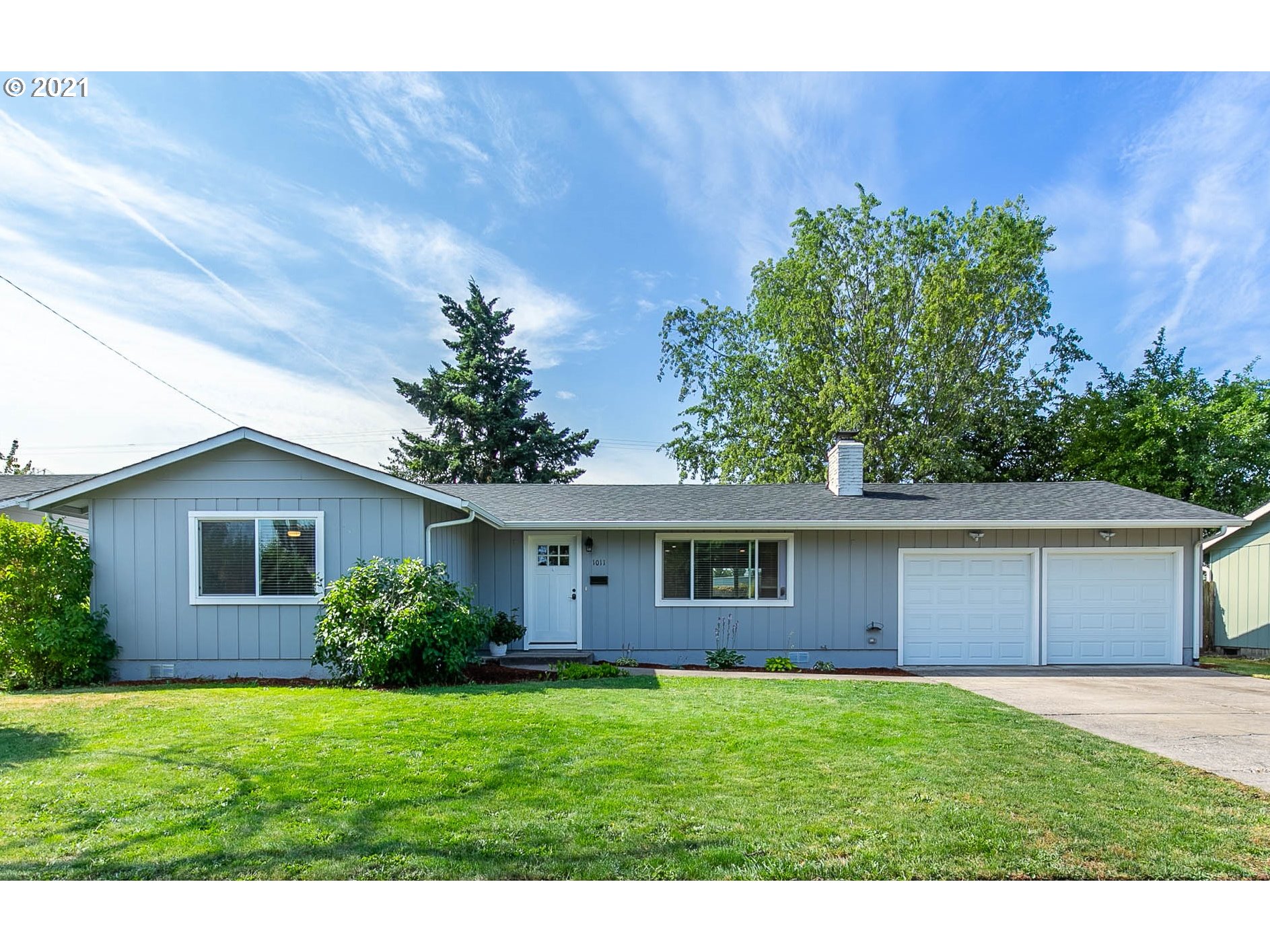 1011 Lochaven Avenue Springfield, OR 97477 - Photo 1 of 32 Gallery Image 1