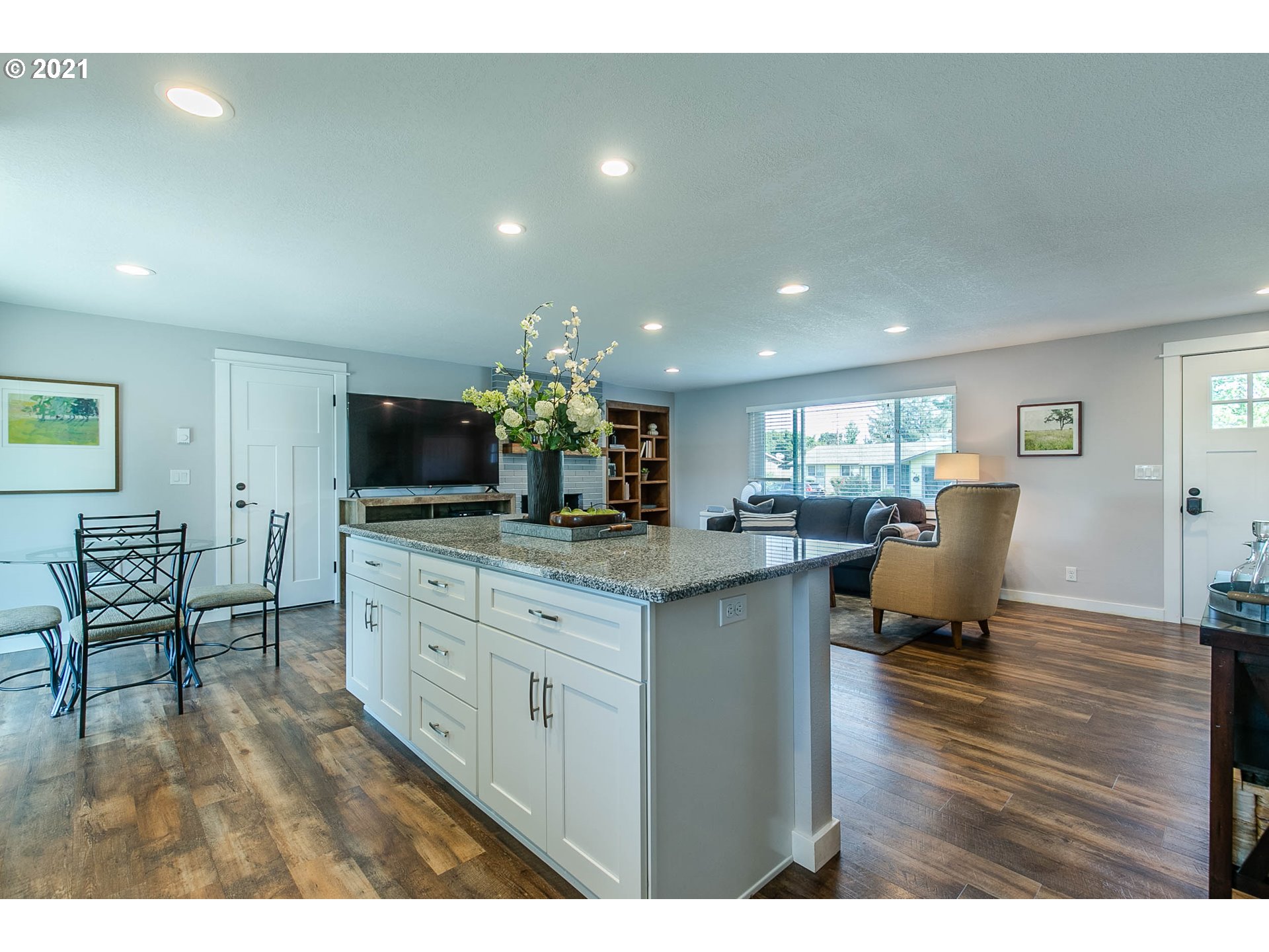 1011 Lochaven Avenue Springfield, OR 97477 - Photo 17 of 32 Gallery Image 17