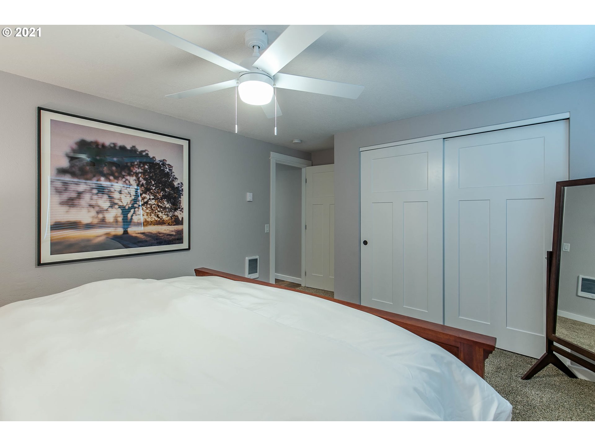 1011 Lochaven Avenue Springfield, OR 97477 - Photo 22 of 32 Gallery Image 22