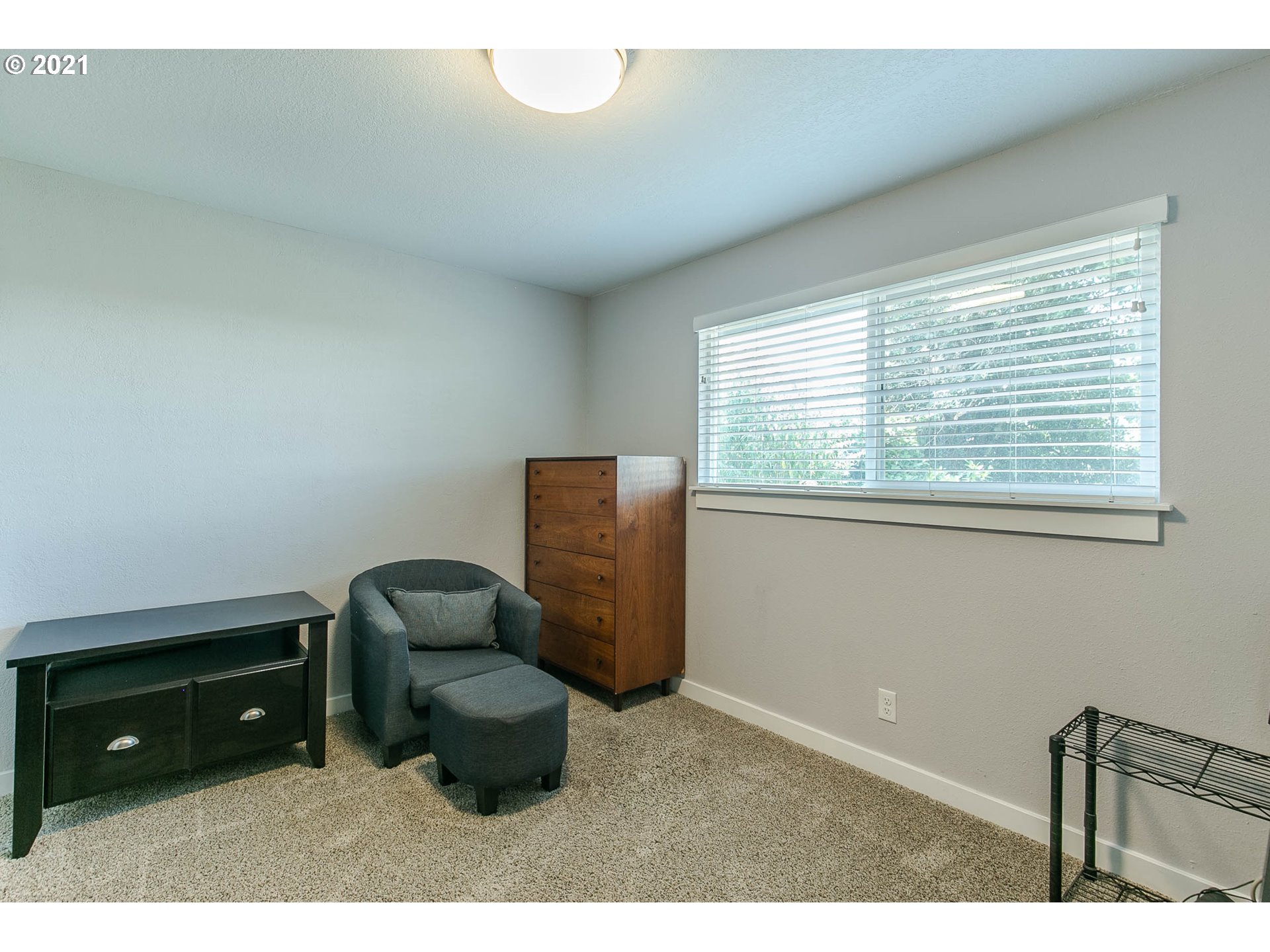 1011 Lochaven Avenue Springfield, OR 97477 - Photo 24 of 32 Gallery Image 24