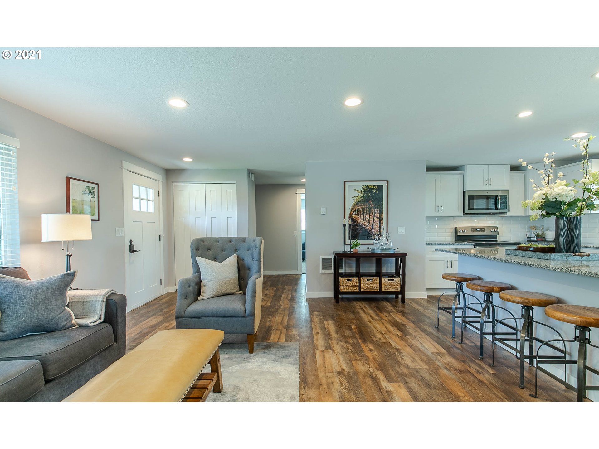 1011 Lochaven Avenue Springfield, OR 97477 - Photo 10 of 32 Gallery Image 10