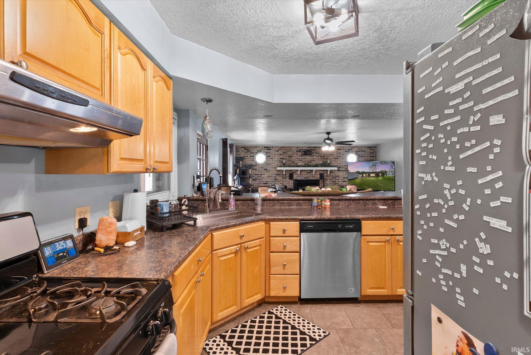 3429 Rolston Street Fort Wayne, IN 46805 - Photo 4 of 28 Gallery Image 4